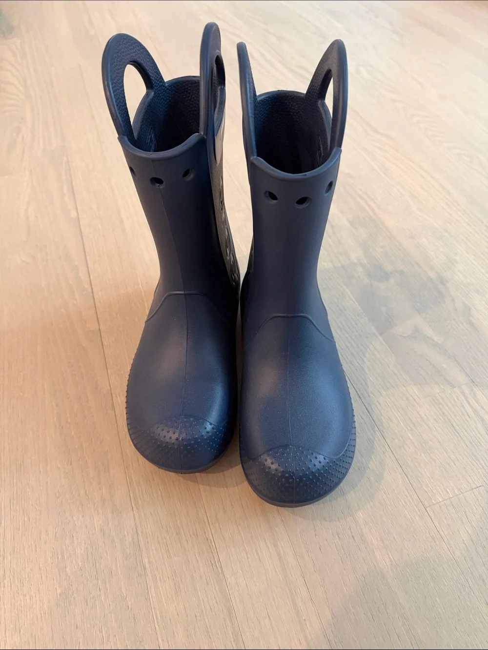 CROCS durable waterproof